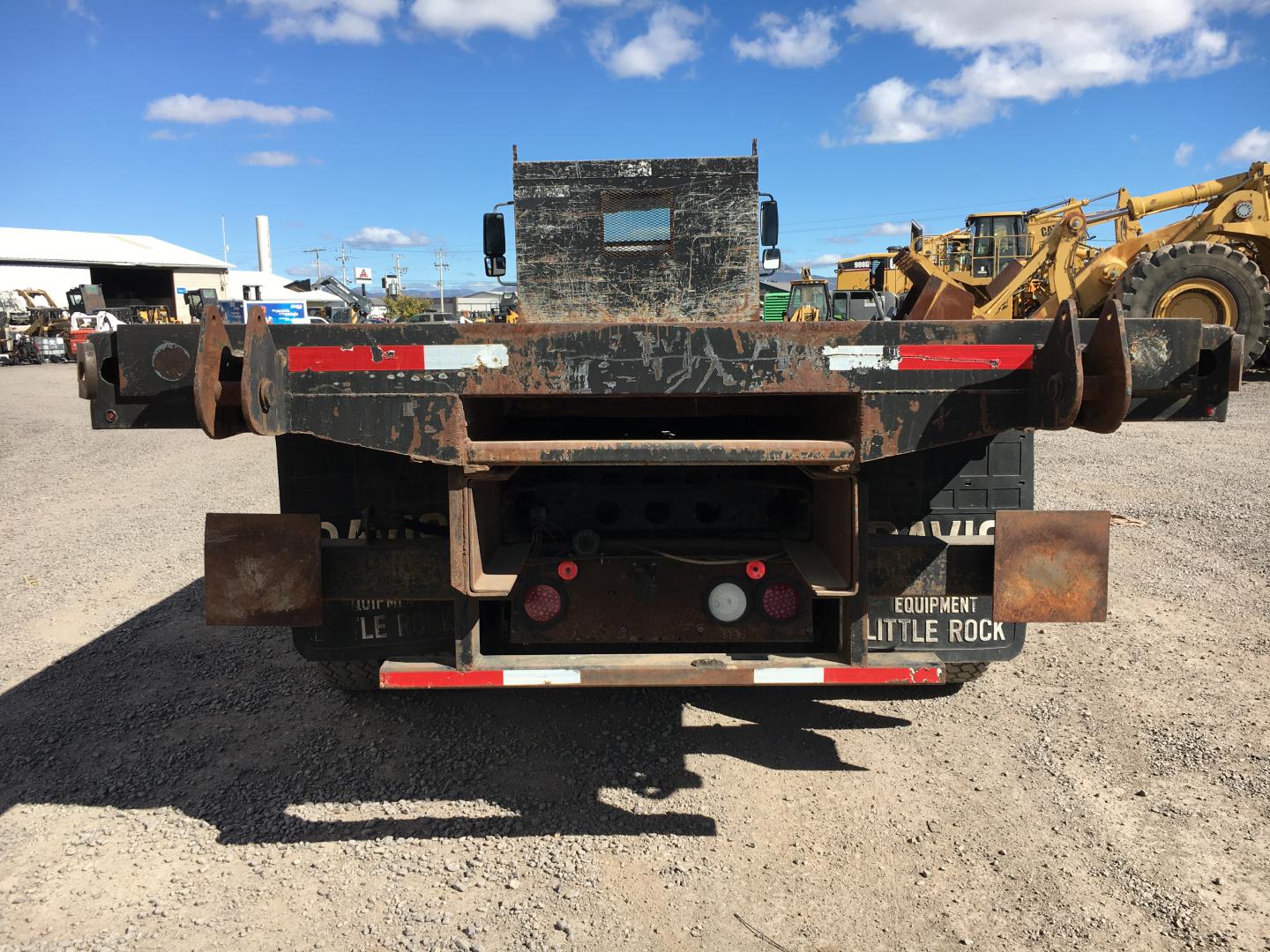 ./imagenes/INVOICE/2019/16650/CAMION CON PLATAFORMA INTERNATIONAL 8600 SBA 6X4 (12).JPG